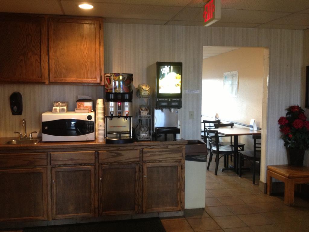 Travelodge By Wyndham Deer Lodge Montana Buitenkant foto