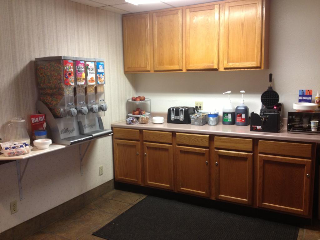 Travelodge By Wyndham Deer Lodge Montana Buitenkant foto